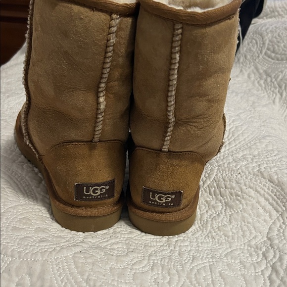 UGG Classic Tan Shearling Boots - Picture 3 of 6